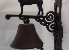 Standing dog bell -black